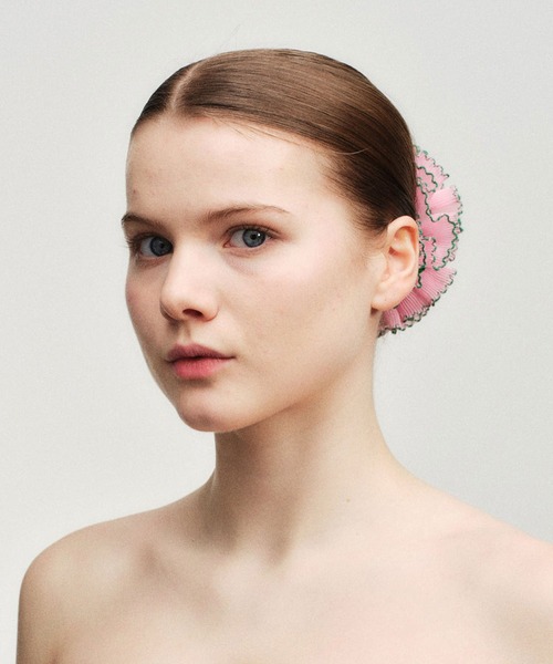 GOOD SQUISH(グッドスクイッシュ)の「【GOOD SQUISH】CURIOUS KIDS プリーツシュシュ(シュシュ・レディース・グリーン/ホワイト/マルチ/ブルー/ピンク・FREE)」の7枚目の写真