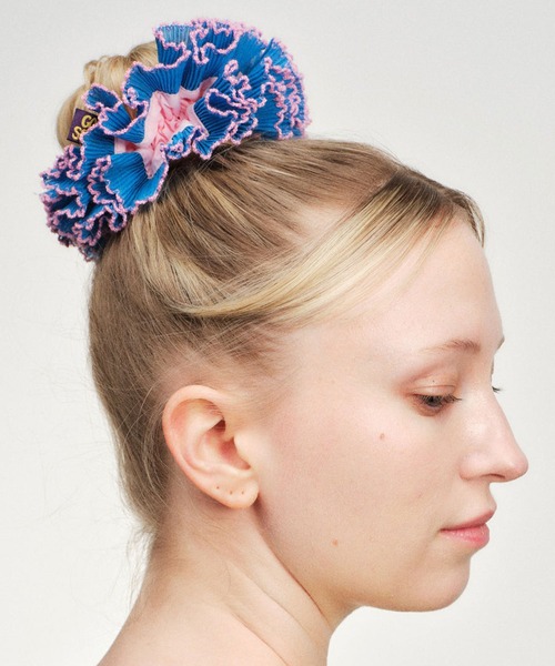 GOOD SQUISH(グッドスクイッシュ)の「【GOOD SQUISH】CURIOUS KIDS プリーツシュシュ(シュシュ・レディース・グリーン/ホワイト/マルチ/ブルー/ピンク・FREE)」の10枚目の写真