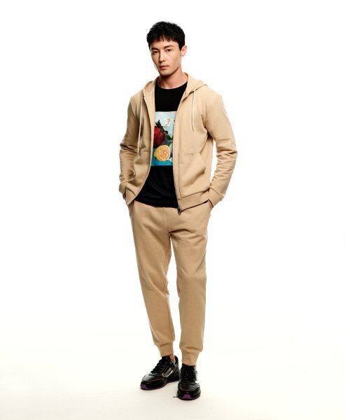 SOLEW(ソル)の「ロゴジョガースウェットパンツ_ベージュ(スウェットパンツ・メンズ・その他・SMALL/MEDIUM/LARGE/X-LARGE/X-SMALL)」の1枚目の写真