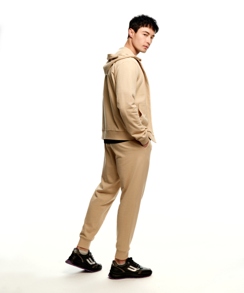 SOLEW(ソル)の「ロゴジョガースウェットパンツ_ベージュ(スウェットパンツ・メンズ・その他・SMALL/MEDIUM/LARGE/X-LARGE/X-SMALL)」の3枚目の写真