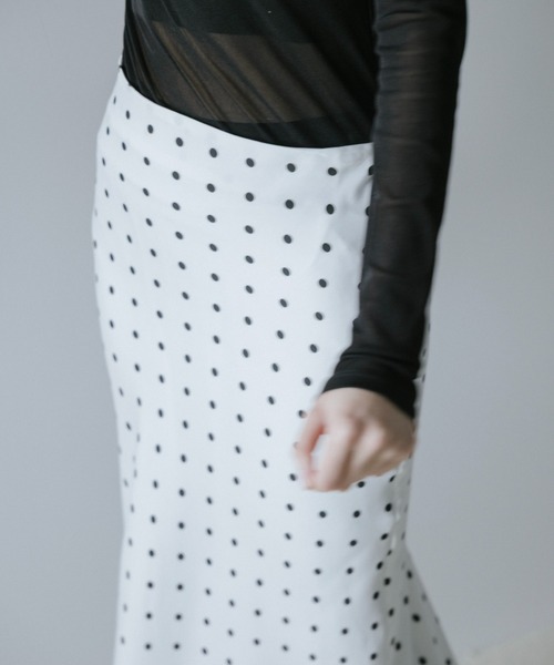 duei（デュイ）の「サテン裾レースドットスカート（スカート・レディース・ブラック/ホワイト・FREE）」の6枚目の写真