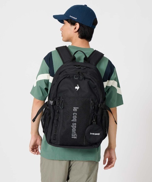 le coq sportif（ルコックスポルティフ）の「バックパック(容量：約32L)（バックパック/リュック・メンズ・エメラルド/ブラック×ホワイト/グレー/ブルー・F）」の2枚目の写真
