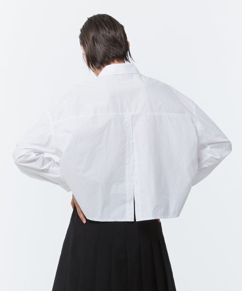 KIMDOH（キムド）の「BACK SLIT CROPPED SHIRT WHITE（シャツ/ブラウス・レディース・その他・FREE）」の2枚目の写真