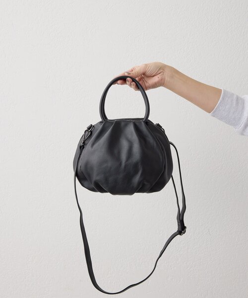 ear PAPILLONNER（イアパピヨネ）の「《uchida企画カラーあり》うめトートバッグS（ボストンバッグ・レディース・ブラック/ブルー/ブラック系その他/ベージュ系その他・FREE）」の15枚目の写真