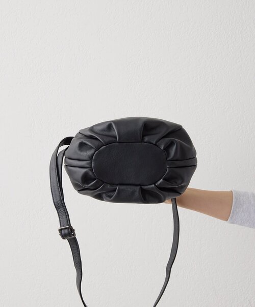 ear PAPILLONNER（イアパピヨネ）の「《uchida企画カラーあり》うめトートバッグS（ボストンバッグ・レディース・ブラック/ブルー/ブラック系その他/ベージュ系その他・FREE）」の16枚目の写真