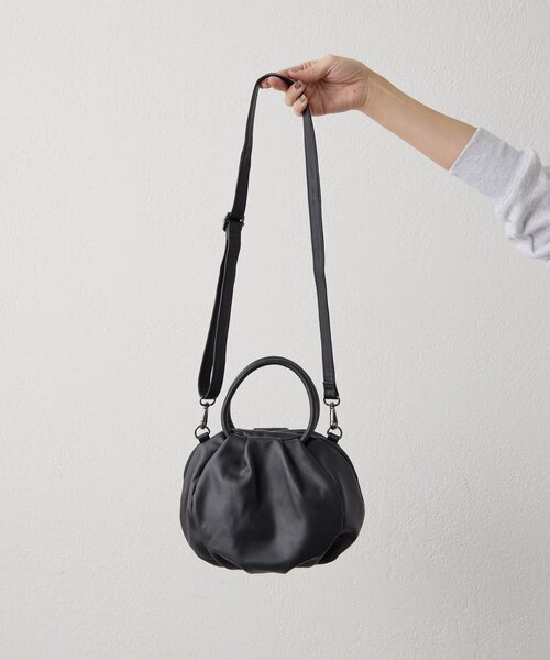 ear PAPILLONNER（イアパピヨネ）の「《uchida企画カラーあり》うめトートバッグS（ボストンバッグ・レディース・ブラック/ブルー/ブラック系その他/ベージュ系その他・FREE）」の18枚目の写真