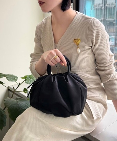 ear PAPILLONNER（イアパピヨネ）の「《uchida企画カラーあり》うめトートバッグS（ボストンバッグ・レディース・ブラック/ブルー/ブラック系その他/ベージュ系その他・FREE）」の3枚目の写真