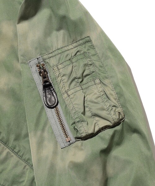 BEAMS PLUS(ビームスプラス)の「MIL Flight Jacket NYCO Twill Pigment Print(ブルゾン・メンズ・ネイビー/グリーン系その他4・MEDIUM/LARGE/SMALL)」の13枚目の写真