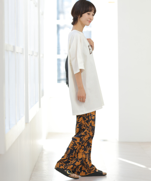 JOURNAL STANDARD relume(ジャーナルスタンダード レリューム)の「チュニックロゴT(Tシャツ/カットソー・レディース・チャコールグレー/ホワイト/ブラウン・FREE)」の14枚目の写真