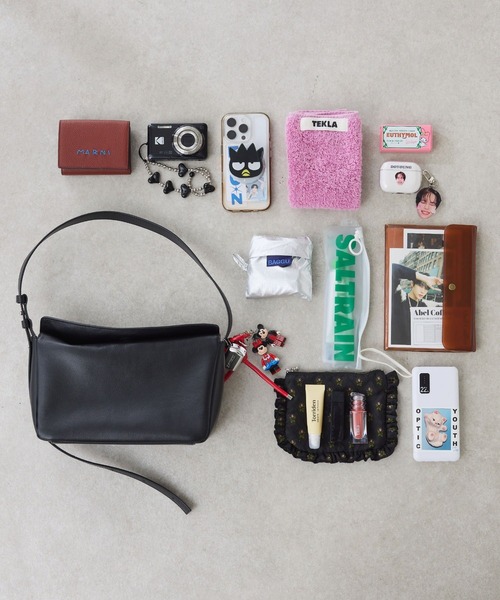 PAPILLONNER(パピヨネ)の「メタルレスレザーバッグ/WEB限定(ショルダーバッグ・レディース・ブラウン/ブラック・FREE)」の4枚目の写真