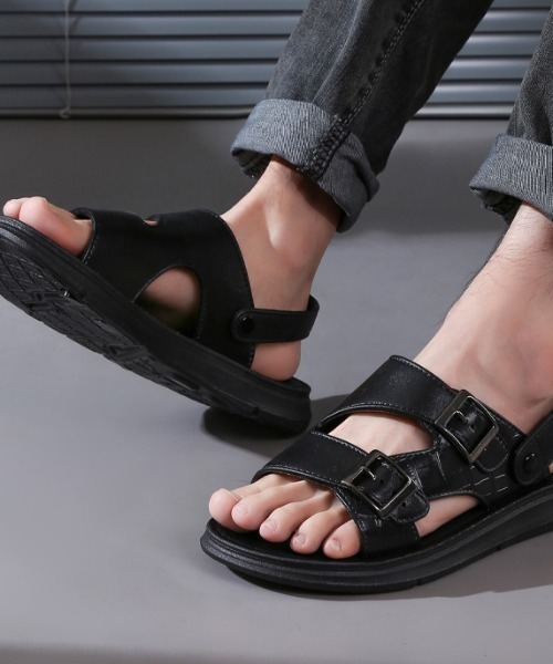 SHEPP(シープ)の「【UNISEX】フェイクレザーダブルバックル ストラップサンダル(サンダル・メンズ・ダークブラウン/ブラック・L/M)」の4枚目の写真