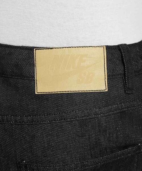 NIKE SB(ナイキエスビー)の「ナイキ SB メンズ ルーズ デニム スケートボードパンツ / Nike SB Men's Loose Denim Skate Pants IB2993-010 Black(デニムパンツ・メンズ・ブラック・26/38/36/34/32/30/28)」の7枚目の写真