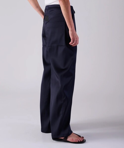 COGTHEBIGSMOKE(コグザビッグスモーク)の「【COGTHEBIGSMOKE/コグザビッグスモーク】MERCY BARREL TROUSERS/ワイドバレルレッグトラウザーズ/ワイドパンツ(その他パンツ・レディース・ネイビー・1)」の8枚目の写真