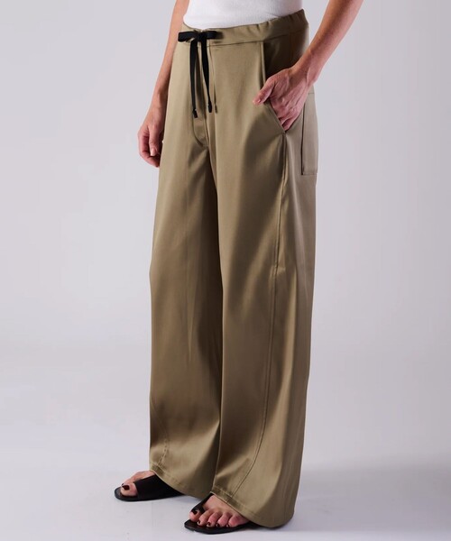 COGTHEBIGSMOKE(コグザビッグスモーク)の「【COGTHEBIGSMOKE/コグザビッグスモーク】MERCY BARREL TROUSERS/ワイドバレルレッグトラウザーズ/ワイドパンツ(その他パンツ・レディース・ネイビー・1)」の10枚目の写真