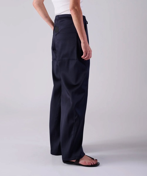 COGTHEBIGSMOKE(コグザビッグスモーク)の「【COGTHEBIGSMOKE/コグザビッグスモーク】MERCY BARREL TROUSERS/ワイドバレルレッグトラウザーズ/ワイドパンツ(その他パンツ・レディース・ネイビー・1)」の3枚目の写真
