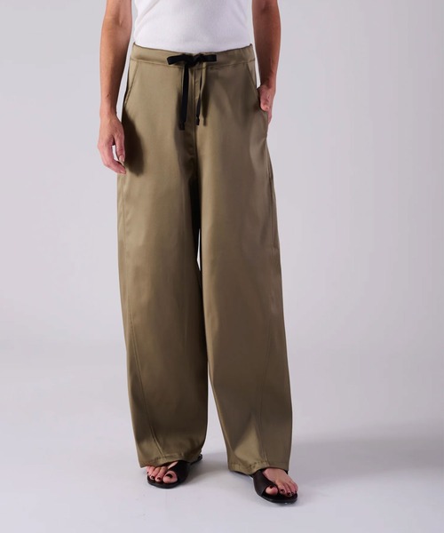 COGTHEBIGSMOKE(コグザビッグスモーク)の「【COGTHEBIGSMOKE/コグザビッグスモーク】MERCY BARREL TROUSERS/ワイドバレルレッグトラウザーズ/ワイドパンツ(その他パンツ・レディース・ネイビー・1)」の6枚目の写真