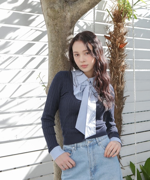 ASTORIA ODIER(アストリアオディール)の「イミテーションリボンタイシャツ ケーブルニット(ニット/セーター・レディース・ホワイト/ネイビー・MEDIUM)」の5枚目の写真