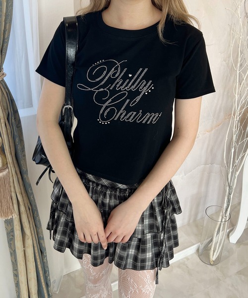 PHILLY(フィリー)の「《プチプラ¥2199★》PHILLYロゴスタッズT(Tシャツ/カットソー・レディース・ブラック/ホワイト・FREE)」の2枚目の写真
