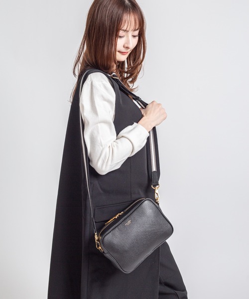 VIOLAd'ORO（ヴィオラドーロ）の「【VIOLAd'ORO/ヴィオラドーロ】カメラバッグ ショルダーバッグ 本革 made in japan（ショルダーバッグ・レディース・ブラック/モカ・FREE）」の5枚目の写真