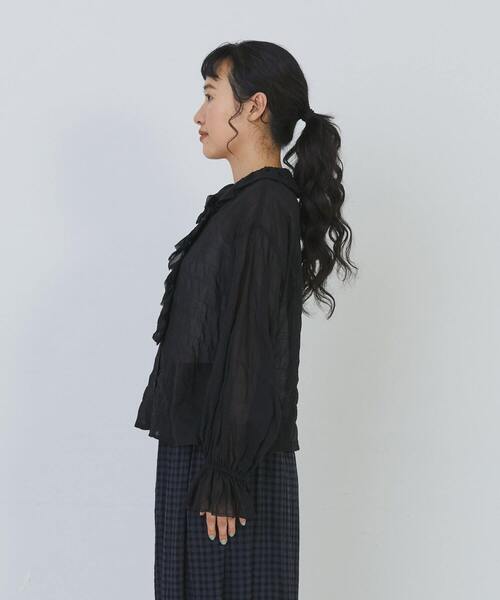 conges payes ADIEU TRISTESSE(コンジェ ペイエ アデュートリステス)の「Kanocoさんコラボ フリルブラウス(シャツ/ブラウス・レディース・チェック/オフホワイト/ブラック・38)」の5枚目の写真