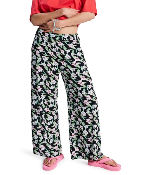 ROXY(ロキシー)の「ROXY ウィメンズ MIDNIGHT AVENUE CREPE ロングパンツ 【2026年春夏モデル】/ロキシーレーヨン総柄パンツ(その他パンツ・レディース・ブラック・SMALL/MEDIUM/LARGE)」の1枚目の写真