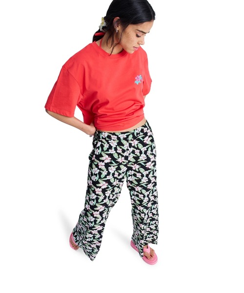 ROXY(ロキシー)の「ROXY ウィメンズ MIDNIGHT AVENUE CREPE ロングパンツ 【2026年春夏モデル】/ロキシーレーヨン総柄パンツ(その他パンツ・レディース・ブラック・SMALL/MEDIUM/LARGE)」の3枚目の写真