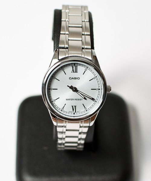 CASIO（カシオ）の「【CASIO（カシオ）】クラシックメタルラウンド（アナログ腕時計・レディース・シルバー系その他2/ピンク/ブルー系その他/ピンク系その他/シルバー/シルバー系その他/ブラック/ブラック系その他/ライトブルー/ネイビー・FREE）」の3枚目の写真