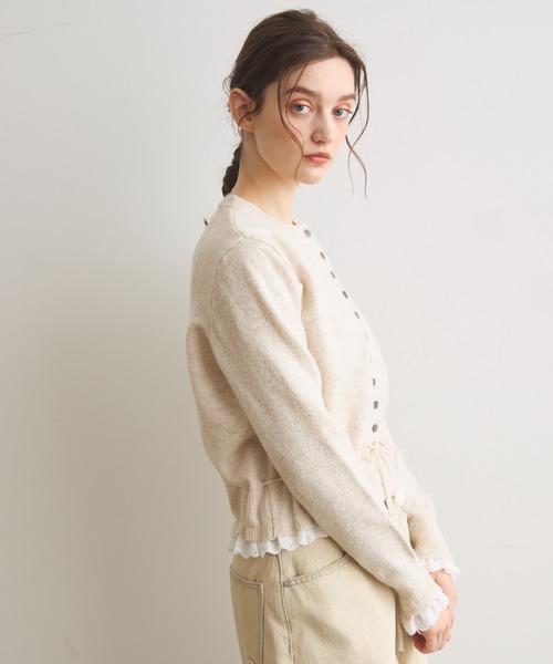 Crisp（クリスプ）の「フリルレイヤードニットカーディガン（カーディガン/ボレロ・レディース・アイボリー/ダークグレー・FREE）」の20枚目の写真