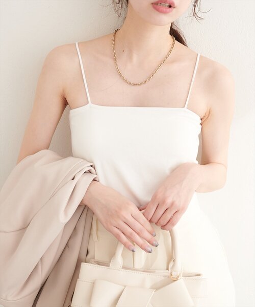 natural couture（ナチュラルクチュール）の「選べる2丈カップ付きインナー（キャミソール・レディース・オフホワイト/ブラック/ライトベージュ・MEDIUM/SMALL）」の4枚目の写真
