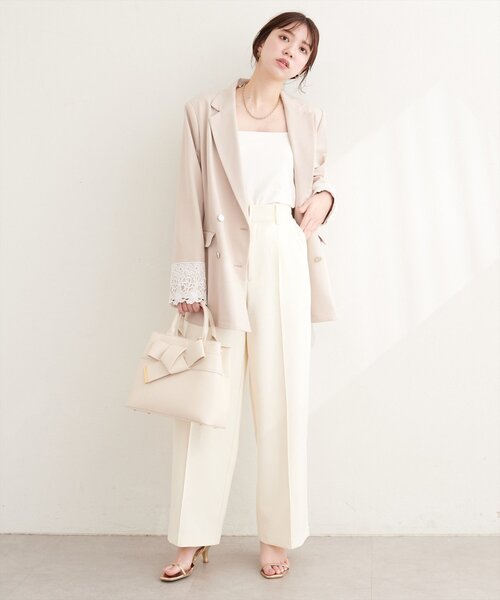 natural couture（ナチュラルクチュール）の「選べる2丈カップ付きインナー（キャミソール・レディース・オフホワイト/ブラック/ライトベージュ・MEDIUM/SMALL）」の8枚目の写真