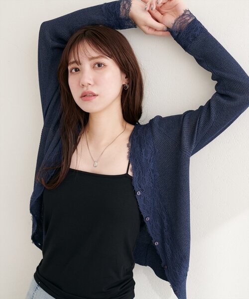 natural couture(ナチュラルクチュール)の「【sherbet line】選べる2丈カップ付きインナー(キャミソール・レディース・オフホワイト/ブラック/ライトベージュ・MEDIUM/SMALL)」の22枚目の写真