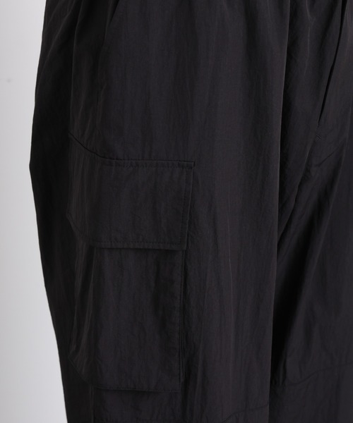 NANO universe（ナノユニバース）の「ナイロンリラックスカーゴパンツ（カーゴパンツ・メンズ・カーキ/ベージュ/ブラック・L/M/S）」の10枚目の写真