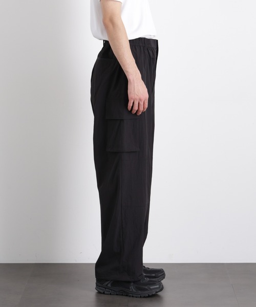NANO universe（ナノユニバース）の「ナイロンリラックスカーゴパンツ（カーゴパンツ・メンズ・カーキ/ベージュ/ブラック・L/M/S）」の6枚目の写真