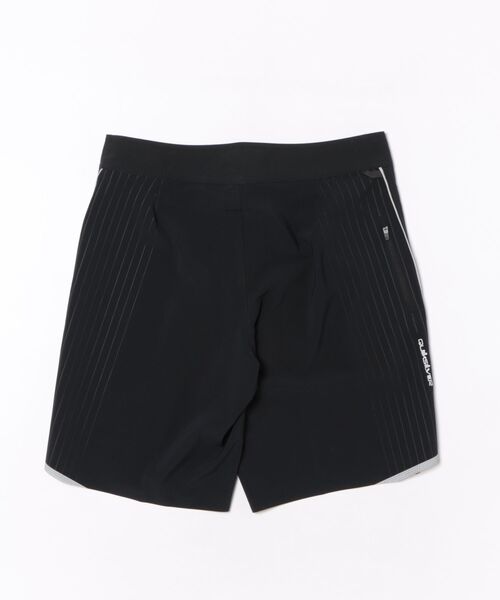 Quiksilver(クイックシルバー)の「QUIKSILVER メンズ HIGHLINE PRO 20 ボードショーツ フィットタイ 20インチ インナーショーツなしタイプ フィットタイ 20インチ<HIGHLINE> 速乾・撥水加工 【2026年春夏モデル】/サーフトランクス(水着)(水着・メンズ・ブラック・32inch/30inch)」の2枚目の写真