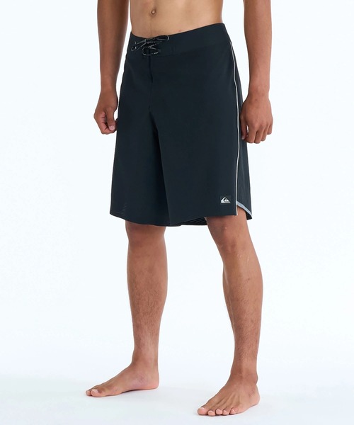 Quiksilver(クイックシルバー)の「QUIKSILVER メンズ HIGHLINE PRO 20 ボードショーツ フィットタイ 20インチ インナーショーツなしタイプ フィットタイ 20インチ<HIGHLINE> 速乾・撥水加工 【2026年春夏モデル】/サーフトランクス(水着)(水着・メンズ・ブラック・32inch/30inch)」の1枚目の写真