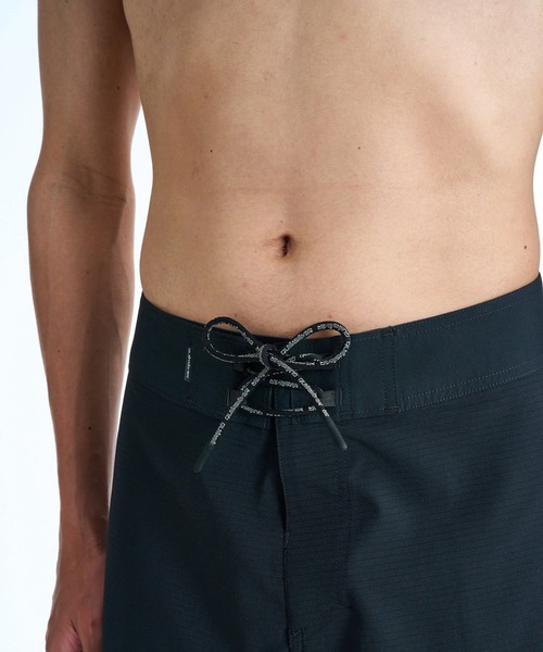 Quiksilver(クイックシルバー)の「QUIKSILVER メンズ HIGHLINE PRO 20 ボードショーツ フィットタイ 20インチ インナーショーツなしタイプ フィットタイ 20インチ<HIGHLINE> 速乾・撥水加工 【2026年春夏モデル】/サーフトランクス(水着)(水着・メンズ・ブラック・32inch/30inch)」の5枚目の写真