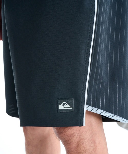 Quiksilver(クイックシルバー)の「QUIKSILVER メンズ HIGHLINE PRO 20 ボードショーツ フィットタイ 20インチ インナーショーツなしタイプ フィットタイ 20インチ<HIGHLINE> 速乾・撥水加工 【2026年春夏モデル】/サーフトランクス(水着)(水着・メンズ・ブラック・32inch/30inch)」の11枚目の写真