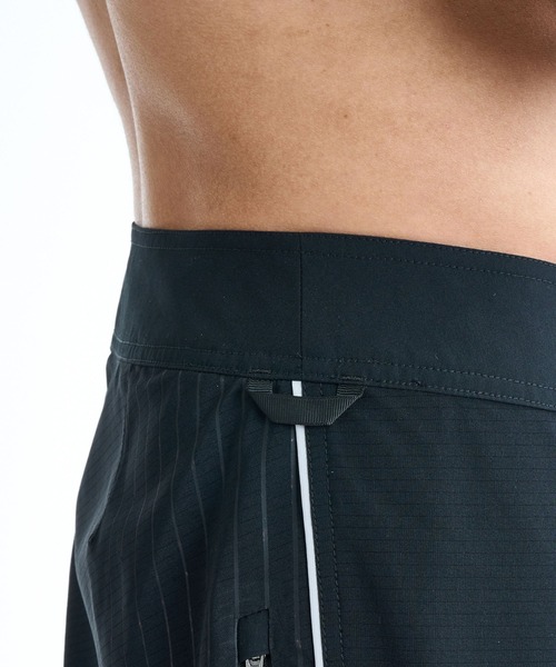 Quiksilver(クイックシルバー)の「QUIKSILVER メンズ HIGHLINE PRO 20 ボードショーツ フィットタイ 20インチ インナーショーツなしタイプ フィットタイ 20インチ<HIGHLINE> 速乾・撥水加工 【2026年春夏モデル】/サーフトランクス(水着)(水着・メンズ・ブラック・32inch/30inch)」の13枚目の写真