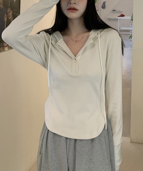 mielu(ミエル)の「フード付きスリムフィットカットソー(Tシャツ/カットソー・レディース・ブラック/ホワイト・LARGE/MEDIUM)」の16枚目の写真