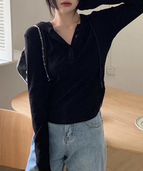 mielu(ミエル)の「フード付きスリムフィットカットソー(Tシャツ/カットソー・レディース・ブラック/ホワイト・LARGE/MEDIUM)」の14枚目の写真