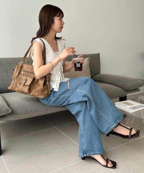 DISCOAT（ディスコート）の「アウトポケットソフトボストンバッグ（ボストンバッグ・レディース・ブラック/ベージュ・FREE）」の4枚目の写真