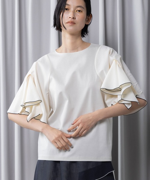 MARECHAL TERRE(マルシャルテル)の「【接触冷感 / UVカット機能付き】フレアスリーブトップス(Tシャツ/カットソー・レディース・ライトグレー/ブラック/ネイビー/オフホワイト・MEDIUM)」の2枚目の写真