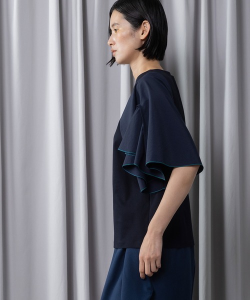 MARECHAL TERRE(マルシャルテル)の「【接触冷感 / UVカット機能付き】フレアスリーブトップス(Tシャツ/カットソー・レディース・ライトグレー/ブラック/ネイビー/オフホワイト・MEDIUM)」の5枚目の写真