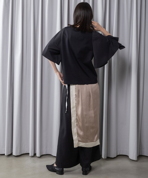 MARECHAL TERRE(マルシャルテル)の「【接触冷感 / UVカット機能付き】フレアスリーブトップス(Tシャツ/カットソー・レディース・ライトグレー/ブラック/ネイビー/オフホワイト・MEDIUM)」の21枚目の写真