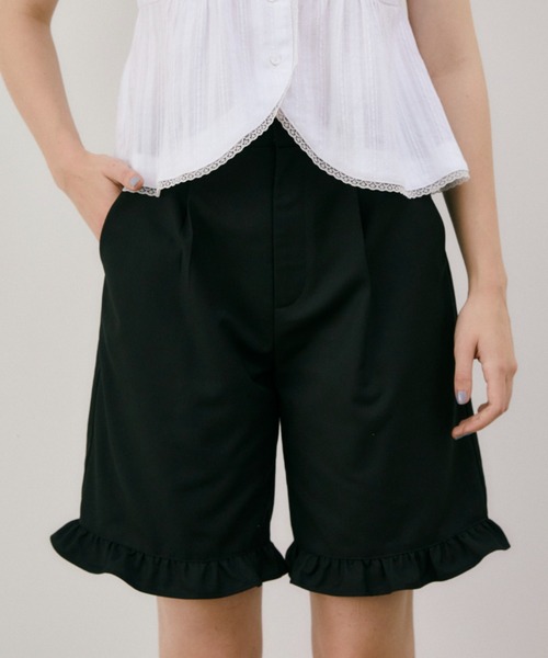 idem(イデム)の「frill tuck half pants / 裾フリルハーフパンツ(その他パンツ・レディース・グレー/ブラック・FREE)」の2枚目の写真