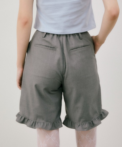 idem(イデム)の「frill tuck half pants / 裾フリルハーフパンツ(その他パンツ・レディース・グレー/ブラック・FREE)」の8枚目の写真