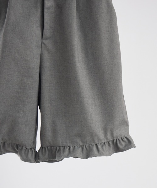 idem(イデム)の「frill tuck half pants / 裾フリルハーフパンツ(その他パンツ・レディース・グレー/ブラック・FREE)」の19枚目の写真