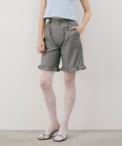 idem(イデム)の「frill tuck half pants / 裾フリルハーフパンツ(その他パンツ・レディース・グレー/ブラック・FREE)」の7枚目の写真