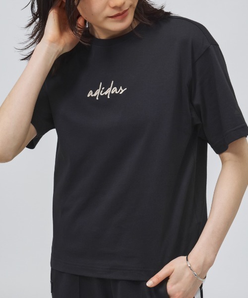 adidas(アディダス)の「【別注】アディダス adidas フォト グラフィック サマー Tシャツ 限定コラボ(Tシャツ/カットソー・レディース・ブラック/ホワイト/スモークピンク・M/L/XL/S)」の2枚目の写真