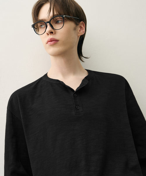DRAW FIT（ドローフィット）の「ヘイデン ヘンリーネック ロングスリーブTシャツ [ブラック]（Tシャツ/カットソー・メンズ・その他・M/L/XL）」の2枚目の写真